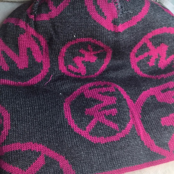 Holding.    Brand New Michael Kors Beanie - Picture 4 of 5